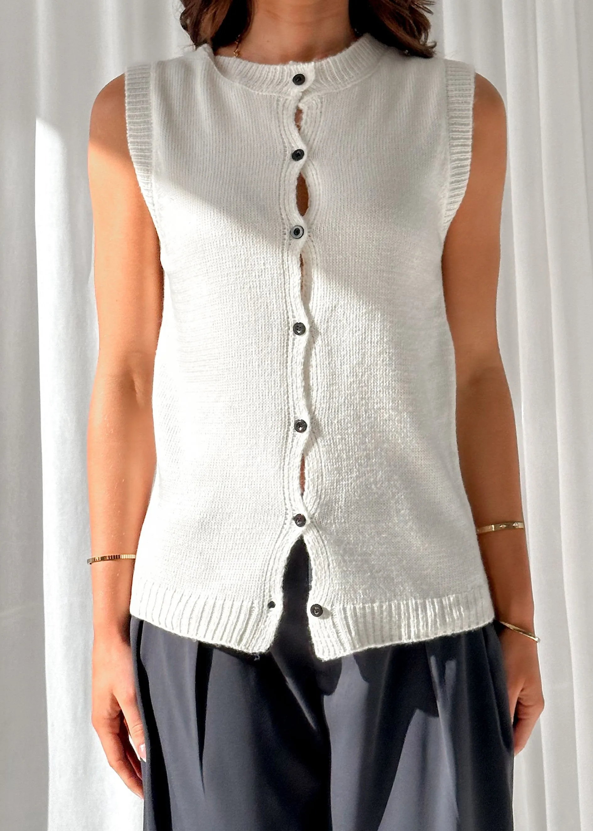 Byala Knitted Vest - Beige