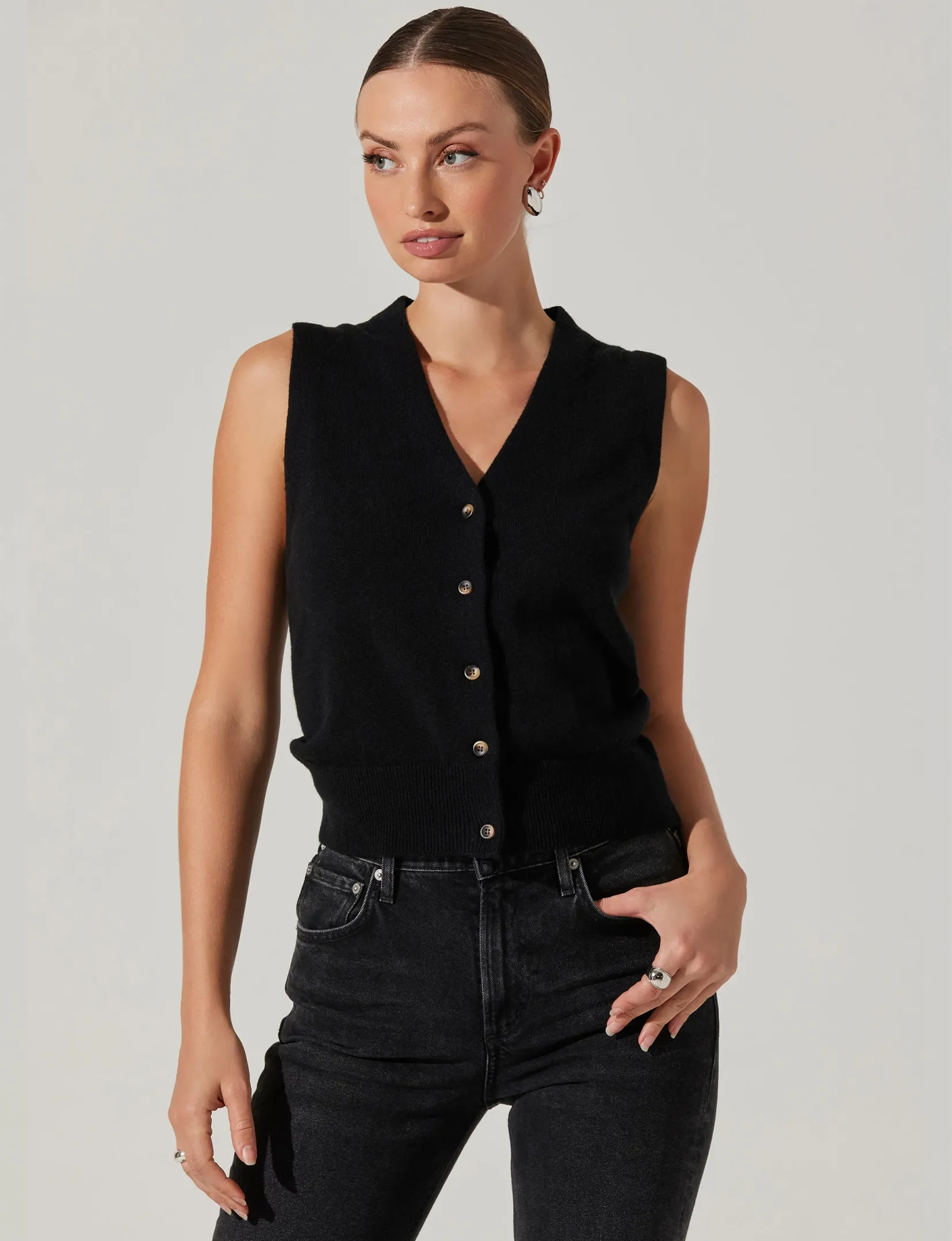 Eira Sweater Vest, Black