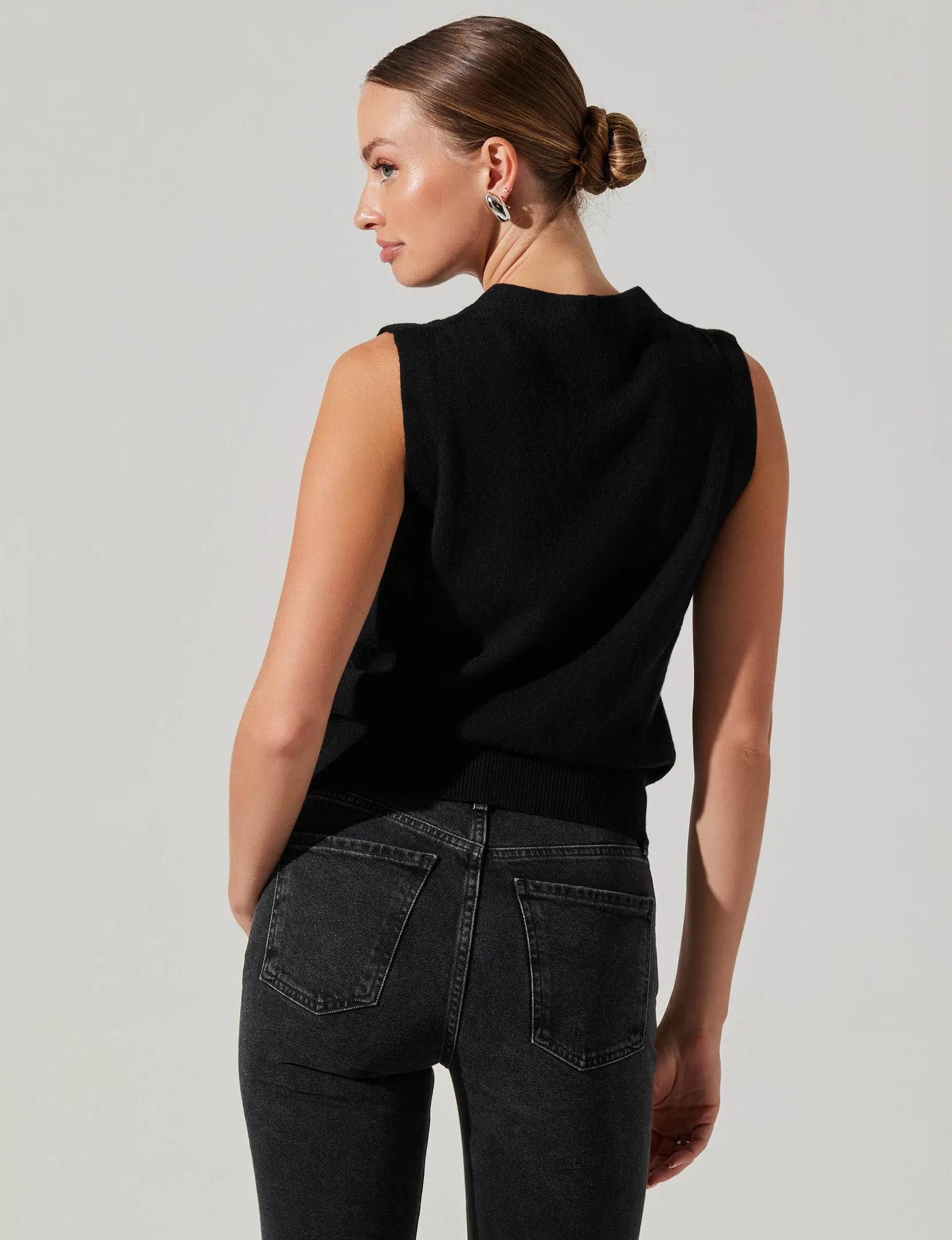 Eira Sweater Vest, Black