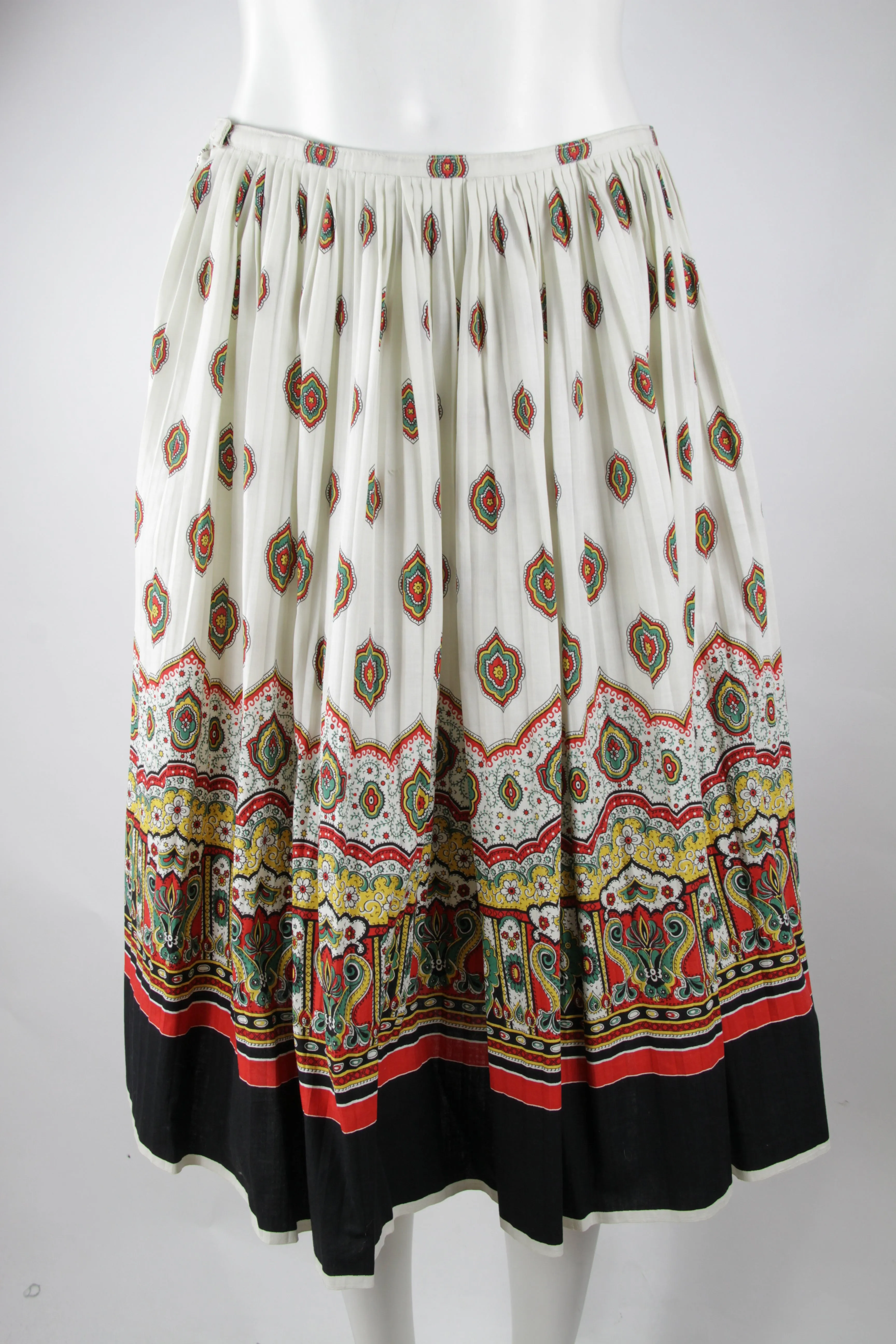 Vintage 50s pleated skirt with eastern style patterns - S