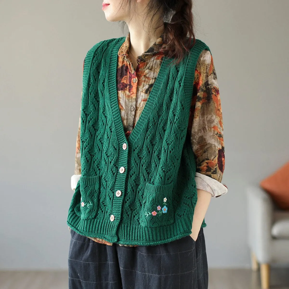 Women Autumn Retro Embroidery Hollow Knitted Vest